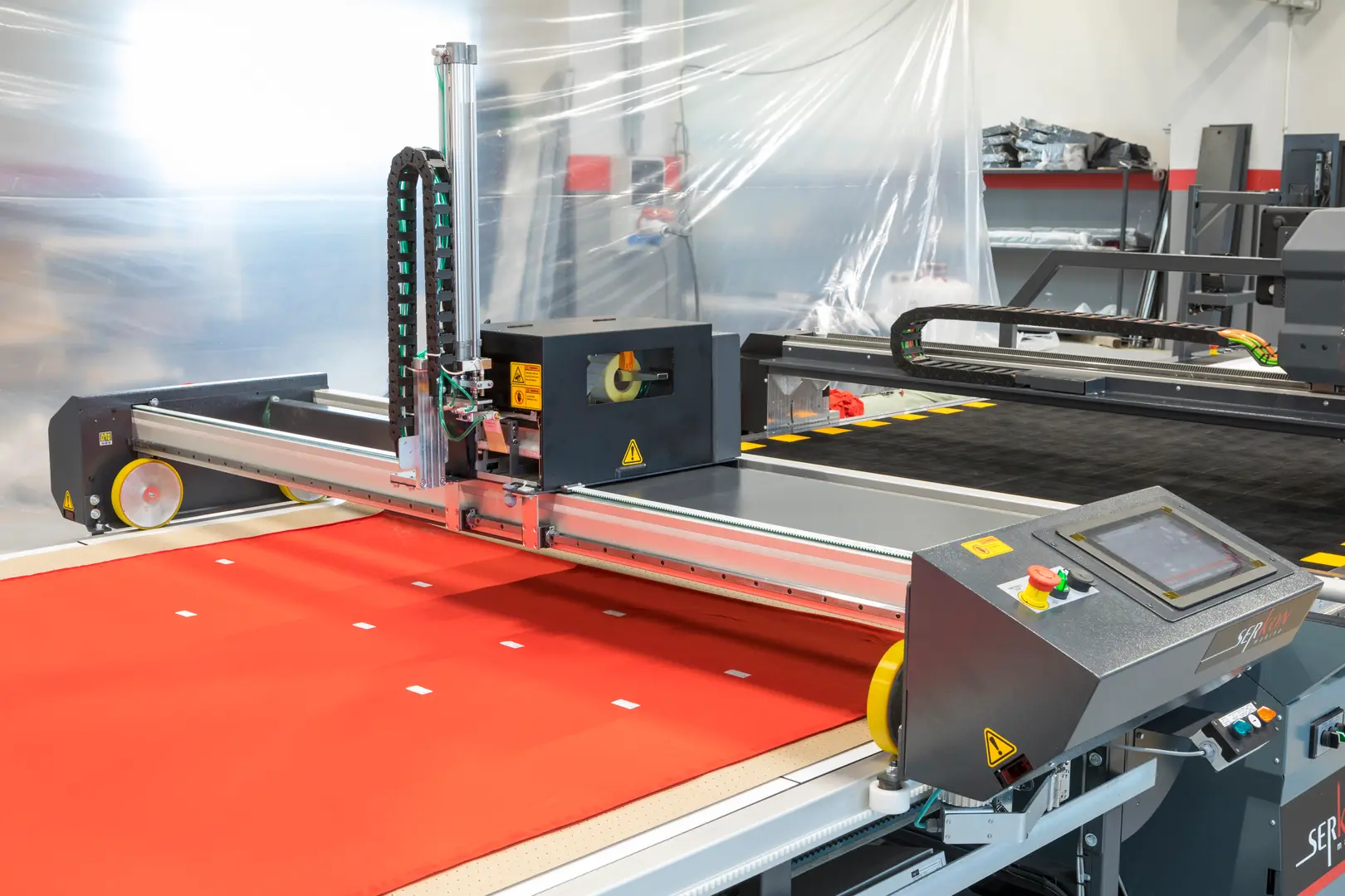 Yorliq qo‘yish uskunasi